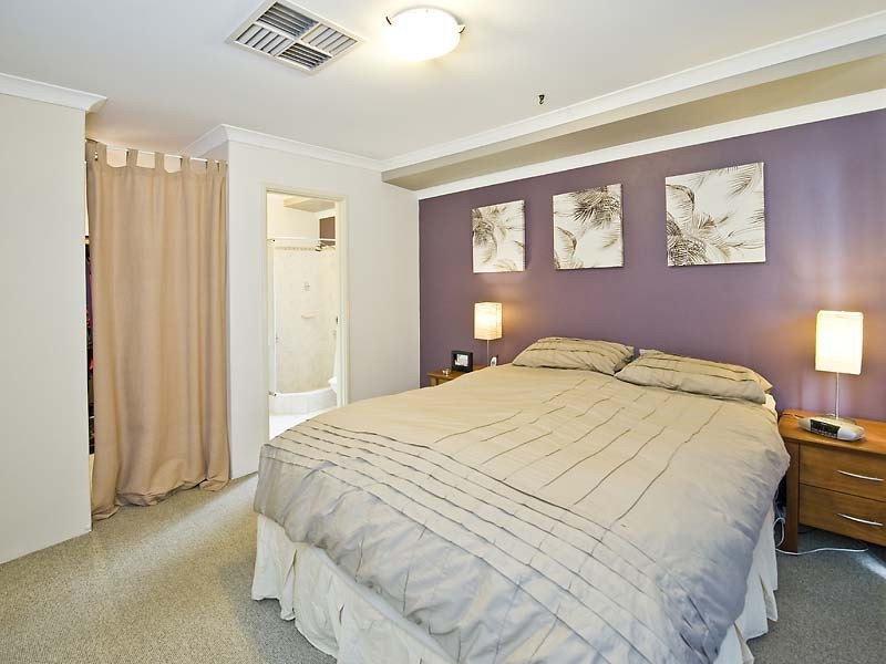 26 Escourt Road, Redcliffe WA 6104