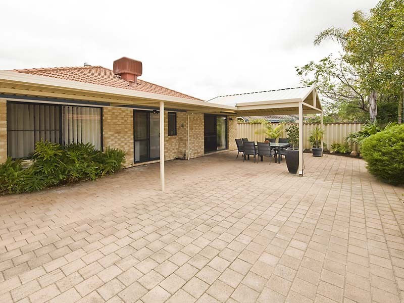 26 Escourt Road, Redcliffe WA 6104