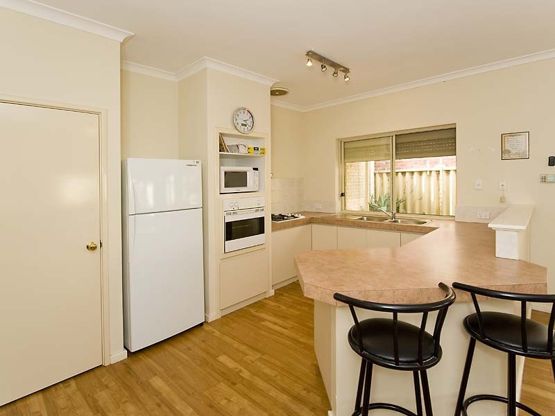 6 Firby Street, Cloverdale WA 6105