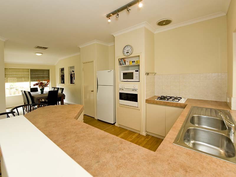 6 Firby Street, Cloverdale WA 6105