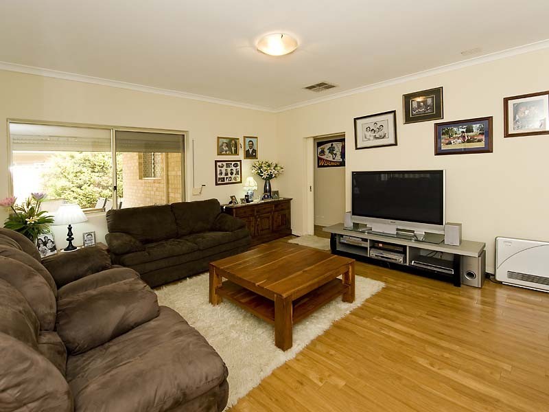 6 Firby Street, Cloverdale WA 6105
