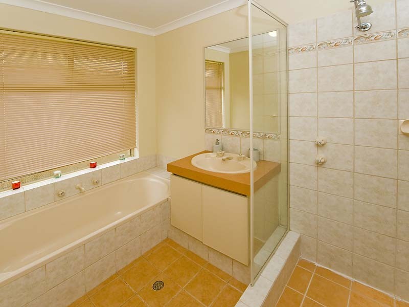 6 Firby Street, Cloverdale WA 6105