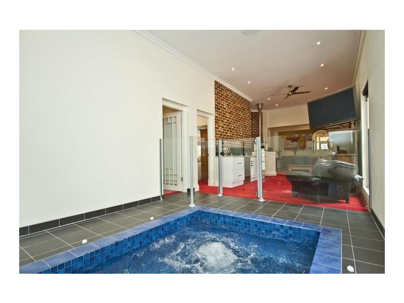 102 Whatley Crescent, Maylands WA 6051