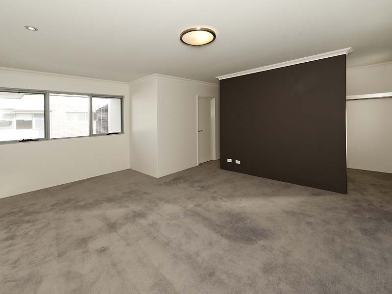 4/113 Gladstone Road, Rivervale WA 6103