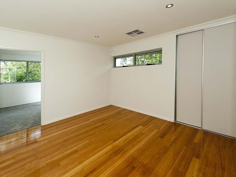 4/113 Gladstone Road, Rivervale WA 6103