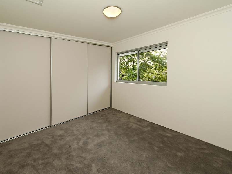 4/113 Gladstone Road, Rivervale WA 6103