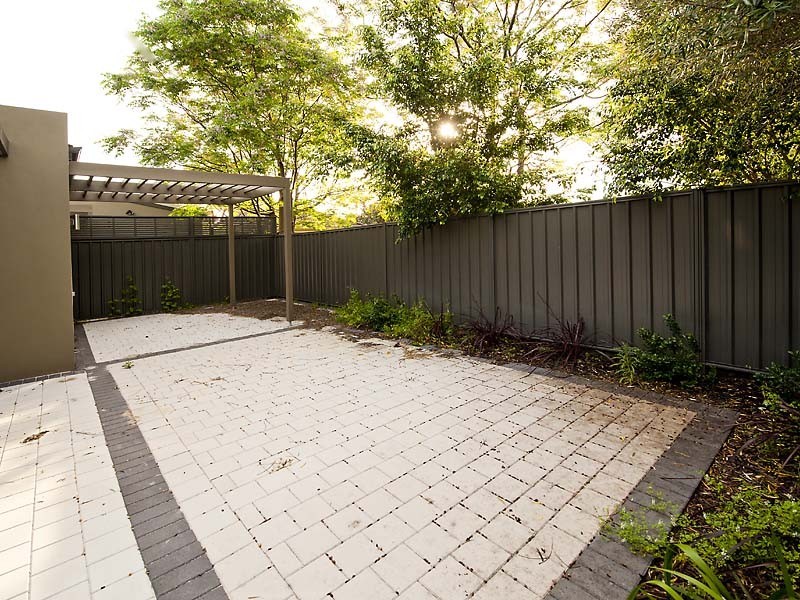 4/113 Gladstone Road, Rivervale WA 6103