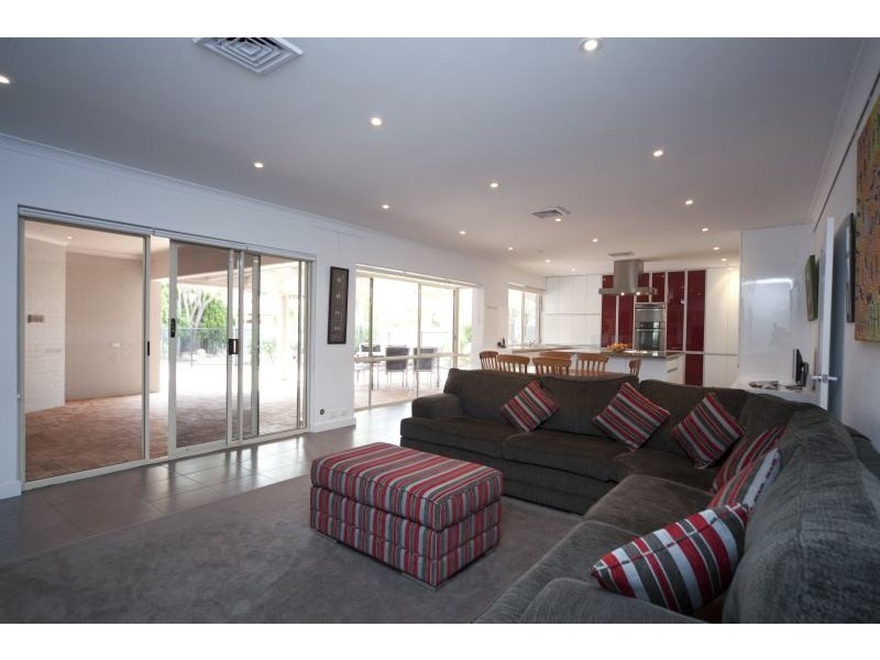 1 Malba Crescent, Dianella WA 6059