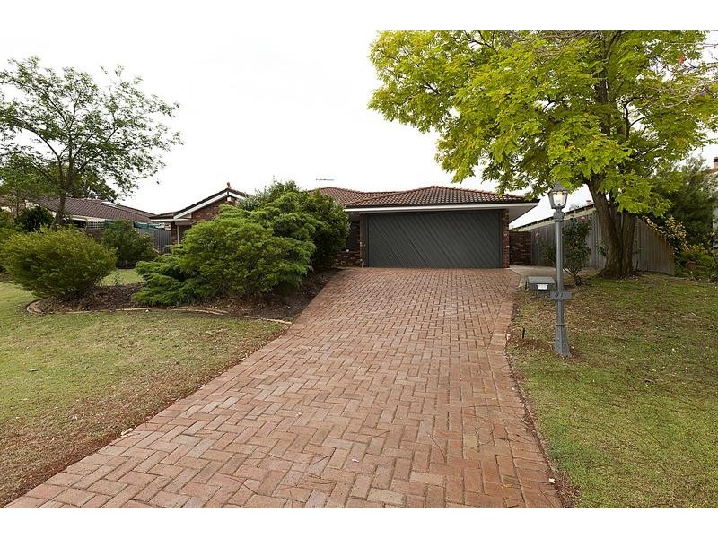 31 Regal Drive, Thornlie WA 6108