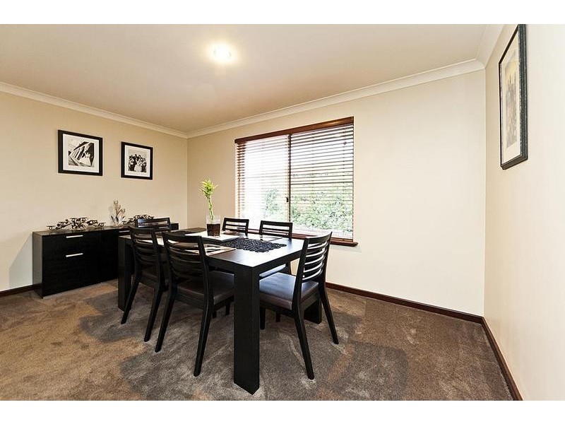 31 Regal Drive, Thornlie WA 6108