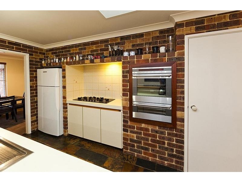 31 Regal Drive, Thornlie WA 6108