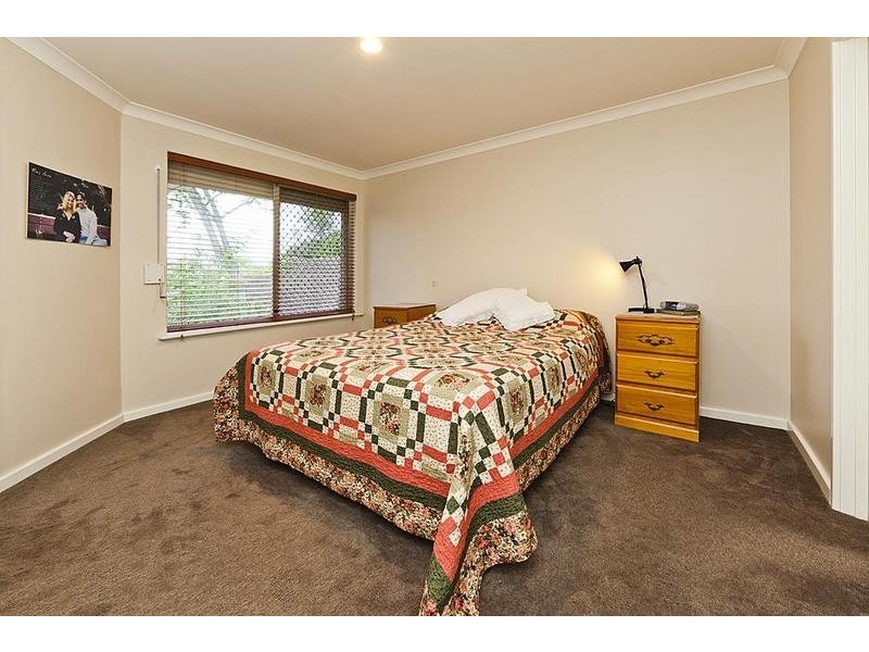 31 Regal Drive, Thornlie WA 6108