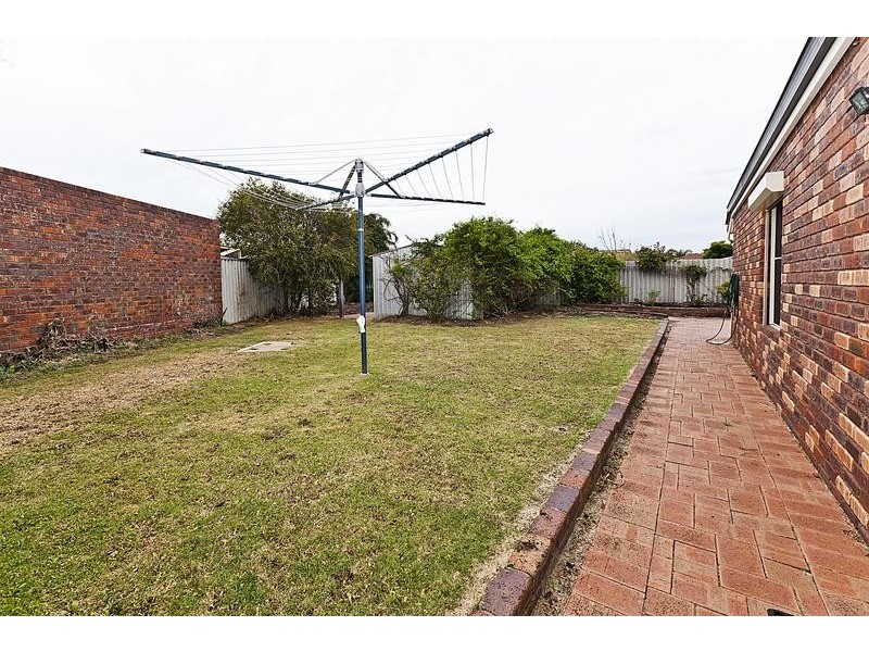 31 Regal Drive, Thornlie WA 6108