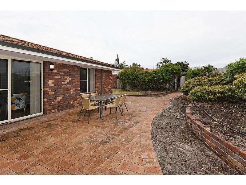 31 Regal Drive, Thornlie WA 6108