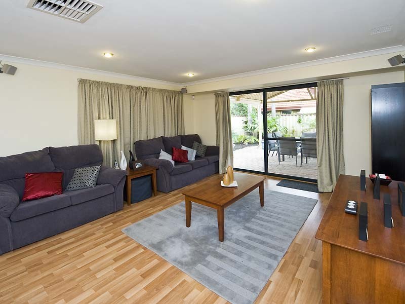 26 Estcourt Road, Redcliffe WA 6104