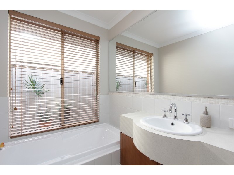 14 Kokoda Boulevard, Dianella WA 6059