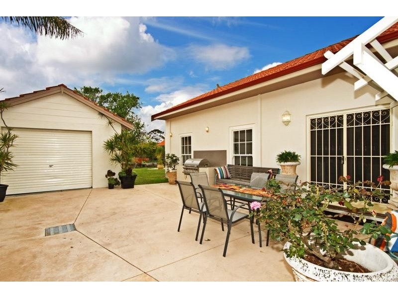 102 Whatley Crescent, Maylands WA 6051