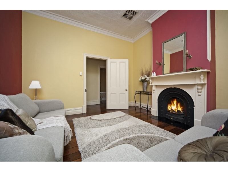 102 Railway Parade, Bayswater WA 6053