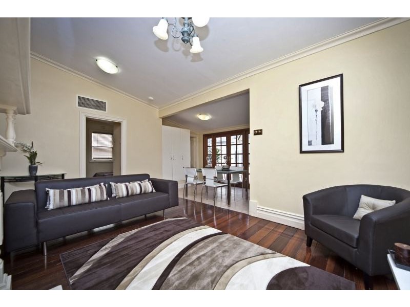 102 Railway Parade, Bayswater WA 6053