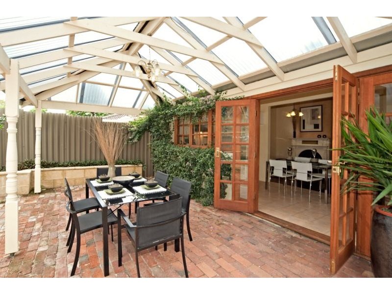 102 Railway Parade, Bayswater WA 6053