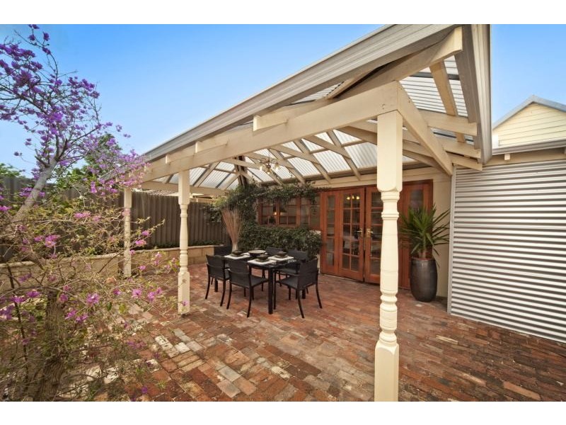 102 Railway Parade, Bayswater WA 6053