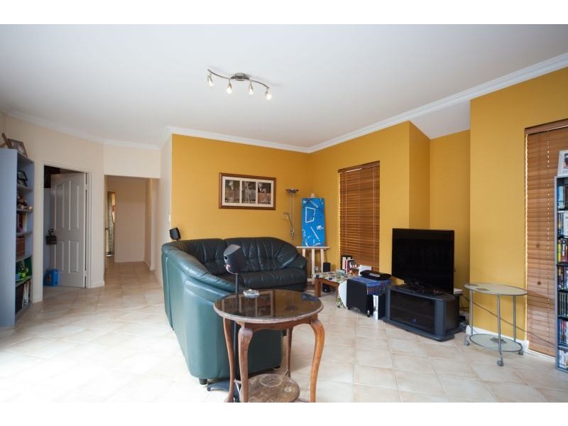 8 Digwood Close, Bayswater WA 6053