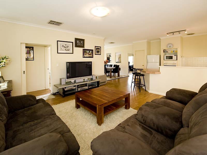 6 Firby Street, Cloverdale WA 6105