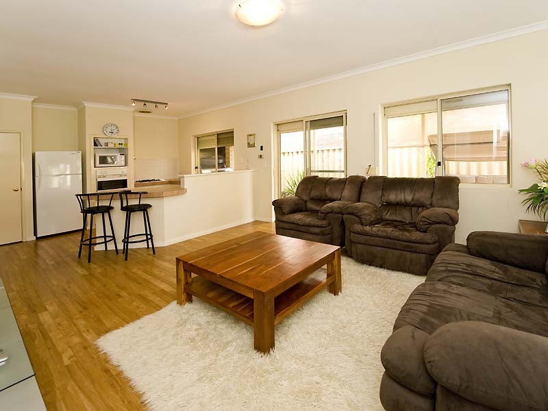 6 Firby Street, Cloverdale WA 6105