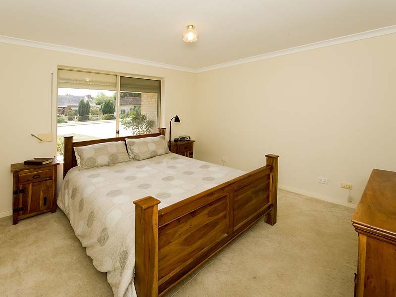 6 Firby Street, Cloverdale WA 6105