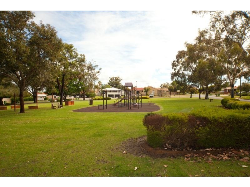 8 Digwood Close, Bayswater WA 6053