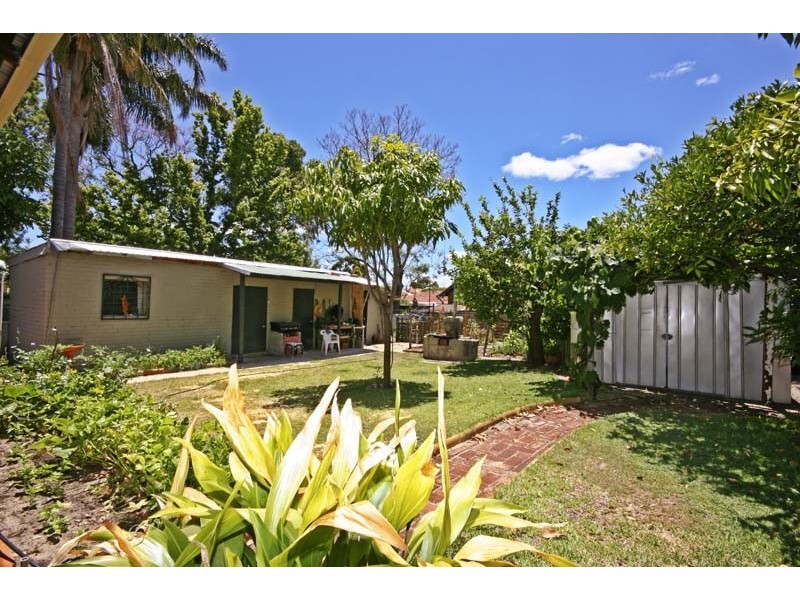 154 Eighth Avenue, Inglewood WA 6052