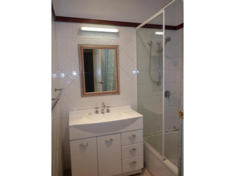 16 Oswell Street, Cloverdale WA 6105