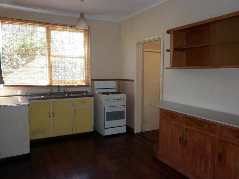 16 Oswell Street, Cloverdale WA 6105