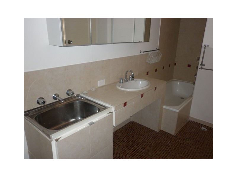 35/40 Pollard, Glendalough WA 6016