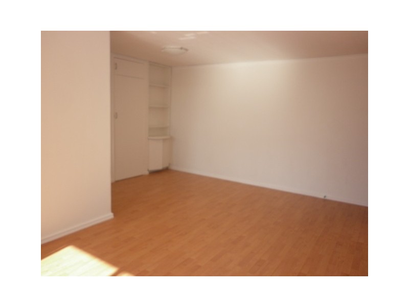 35/40 Pollard, Glendalough WA 6016