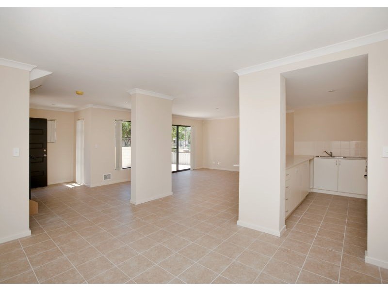 1/105 Gladstone Road, Rivervale WA 6103
