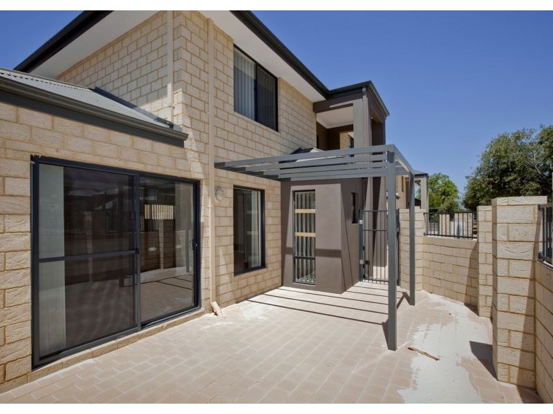 2/105 Gladstone Road, Rivervale WA 6103