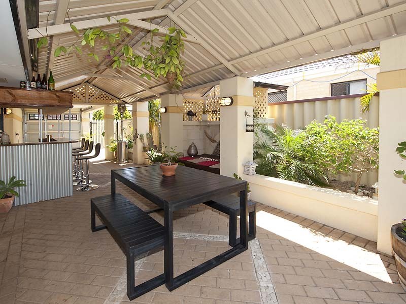 22 Estcourt Road, Redcliffe WA 6104