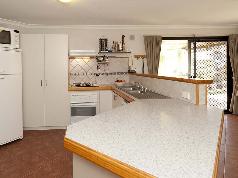 22 Estcourt Road, Redcliffe WA 6104