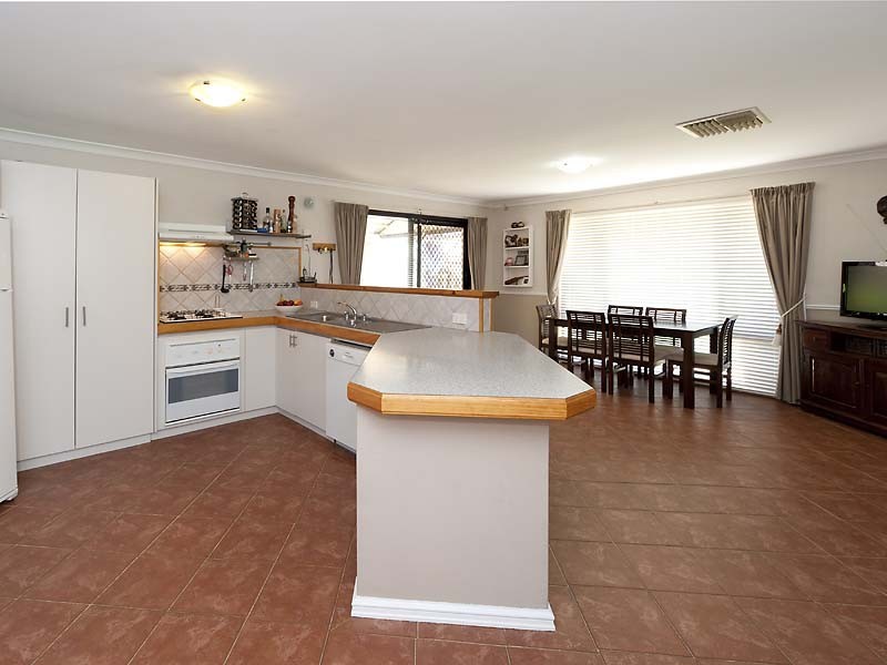 22 Estcourt Road, Redcliffe WA 6104