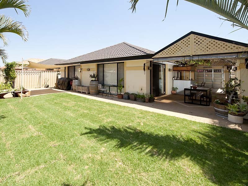 22 Estcourt Road, Redcliffe WA 6104