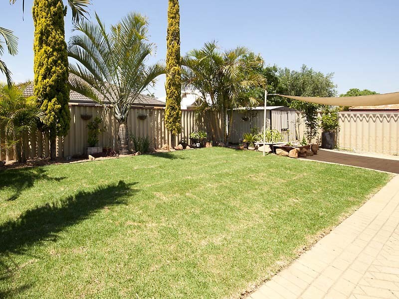 22 Estcourt Road, Redcliffe WA 6104