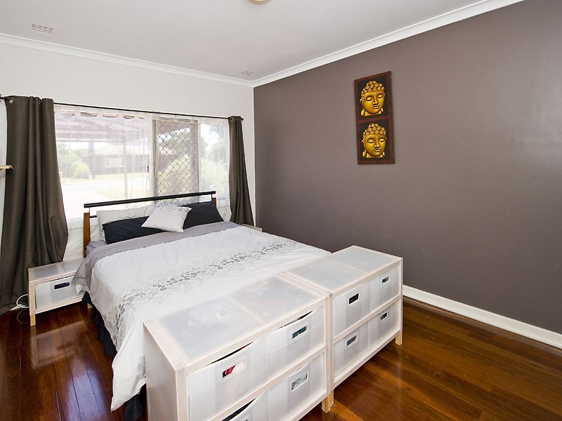 5 Gilroy Street, Cloverdale WA 6105