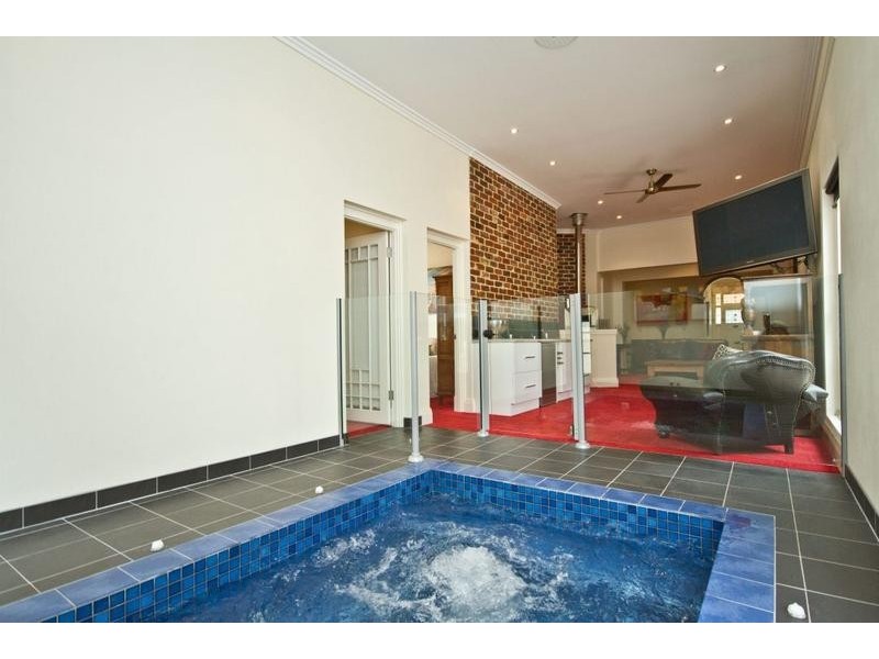 102 Whatley Crescent, Maylands WA 6051