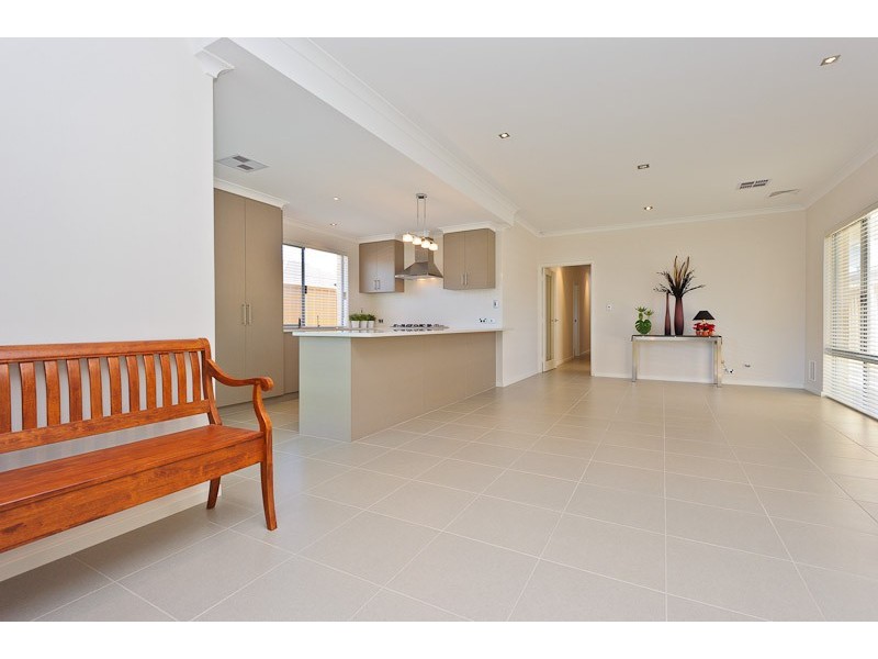 92 Wellington Road, Dianella WA 6059