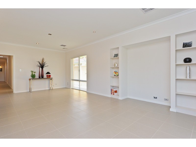 92 Wellington Road, Dianella WA 6059