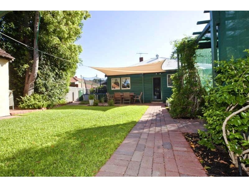 18 Kenilworth Street, Maylands WA 6051