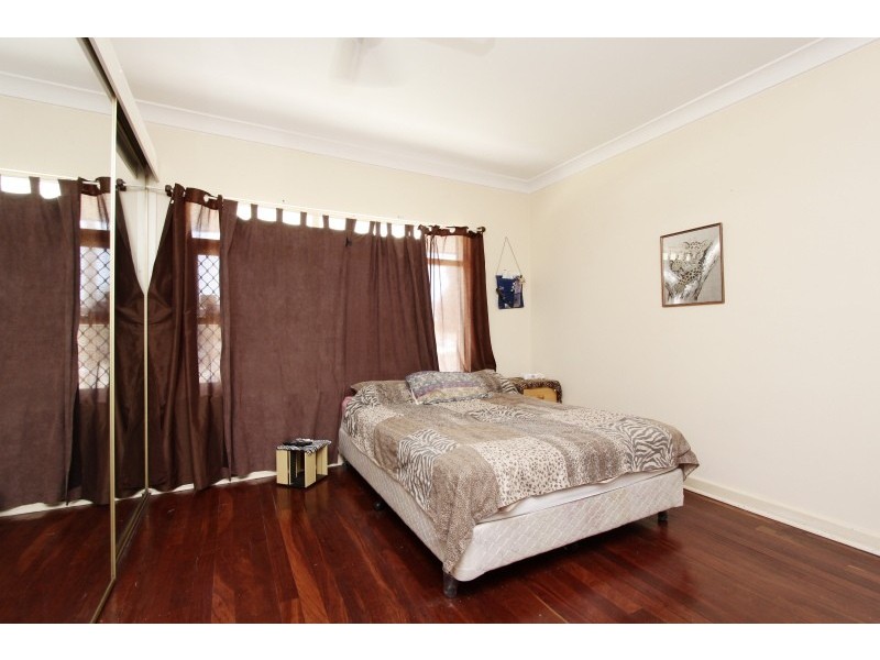 59 Howes Crescent, Dianella WA 6059