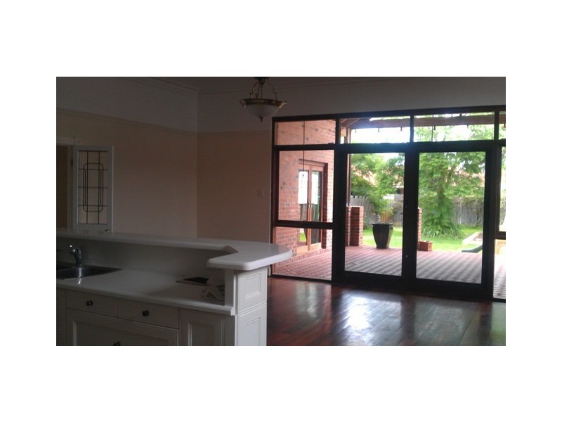 215 Ninth Ave, Inglewood WA 6052