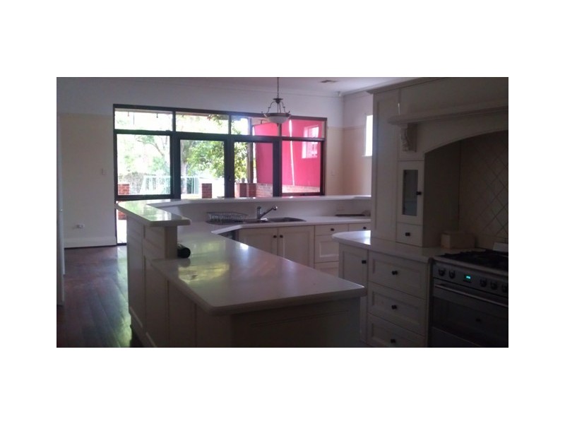 215 Ninth Ave, Inglewood WA 6052